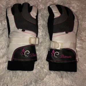 Snowboarding goggles and gloves